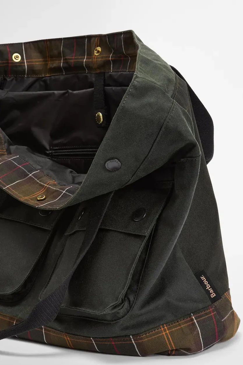 Field Waxed Tote Bag - Sage/Classic - Image 9