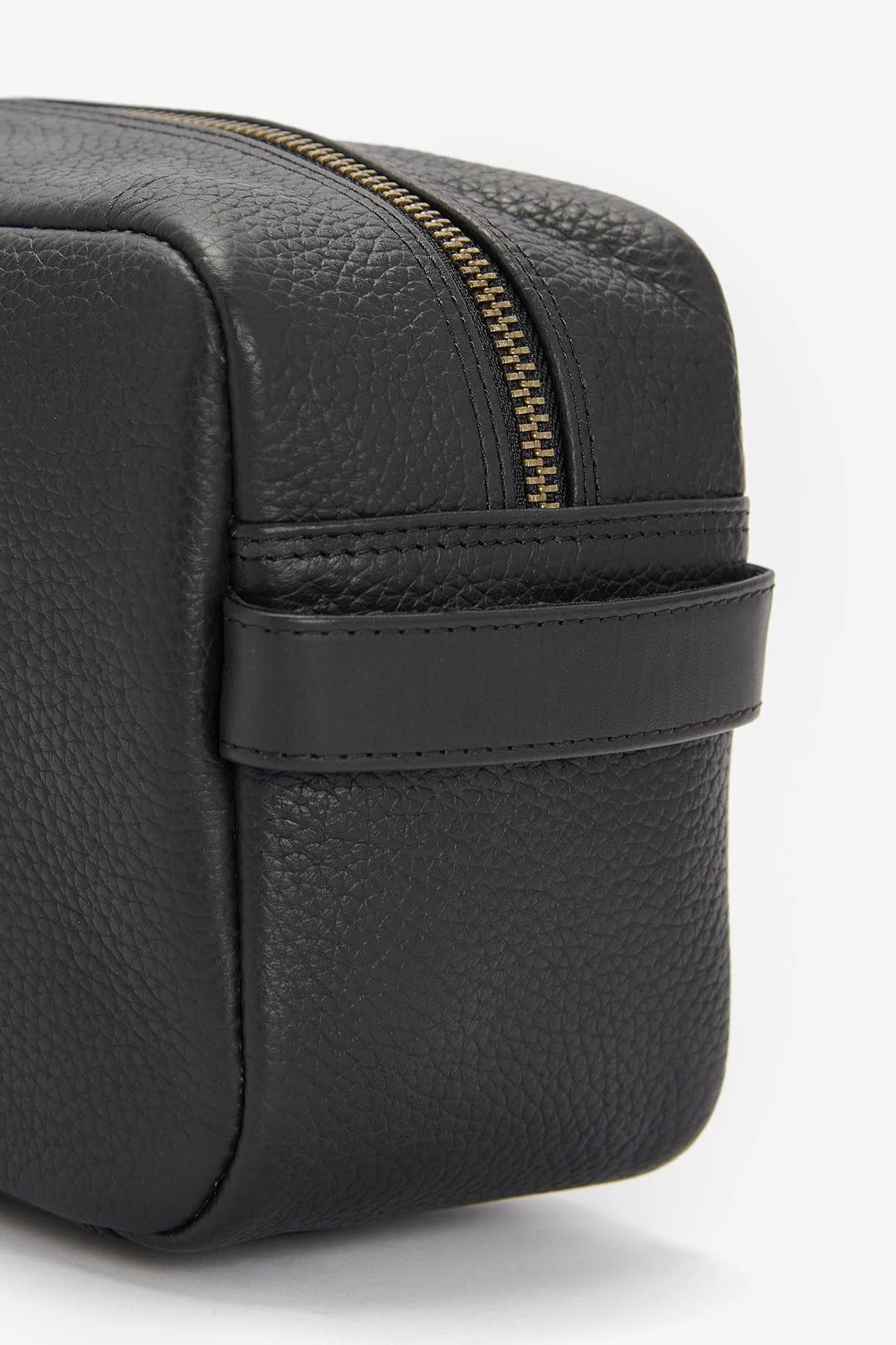 Highgate Leather Washbag - Black - Image 3