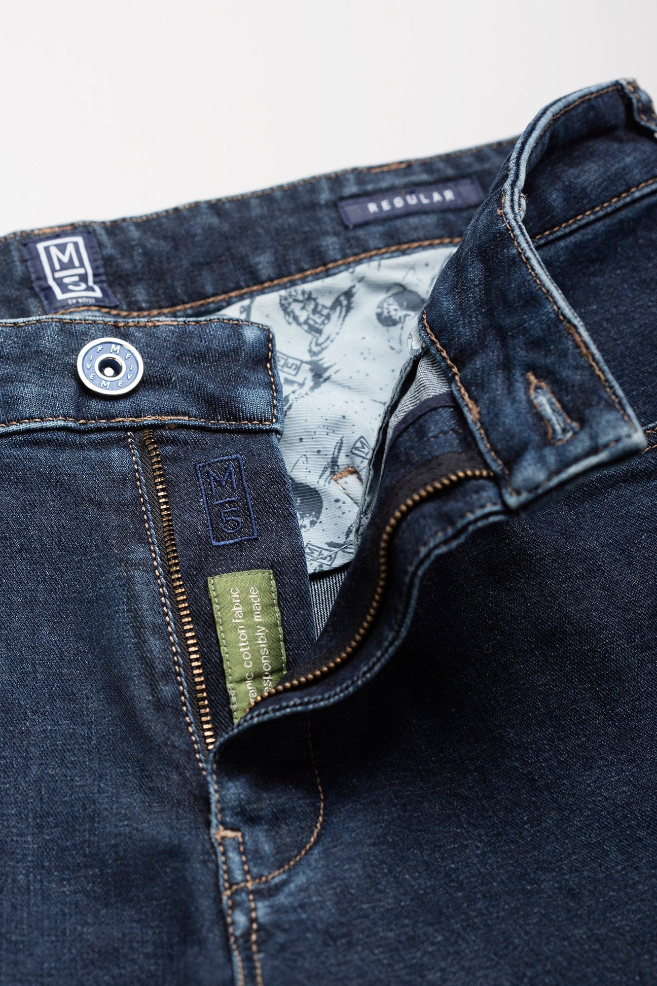 M5 Regular Super Stretch Denim Jeans - Mid Blue - Image 4
