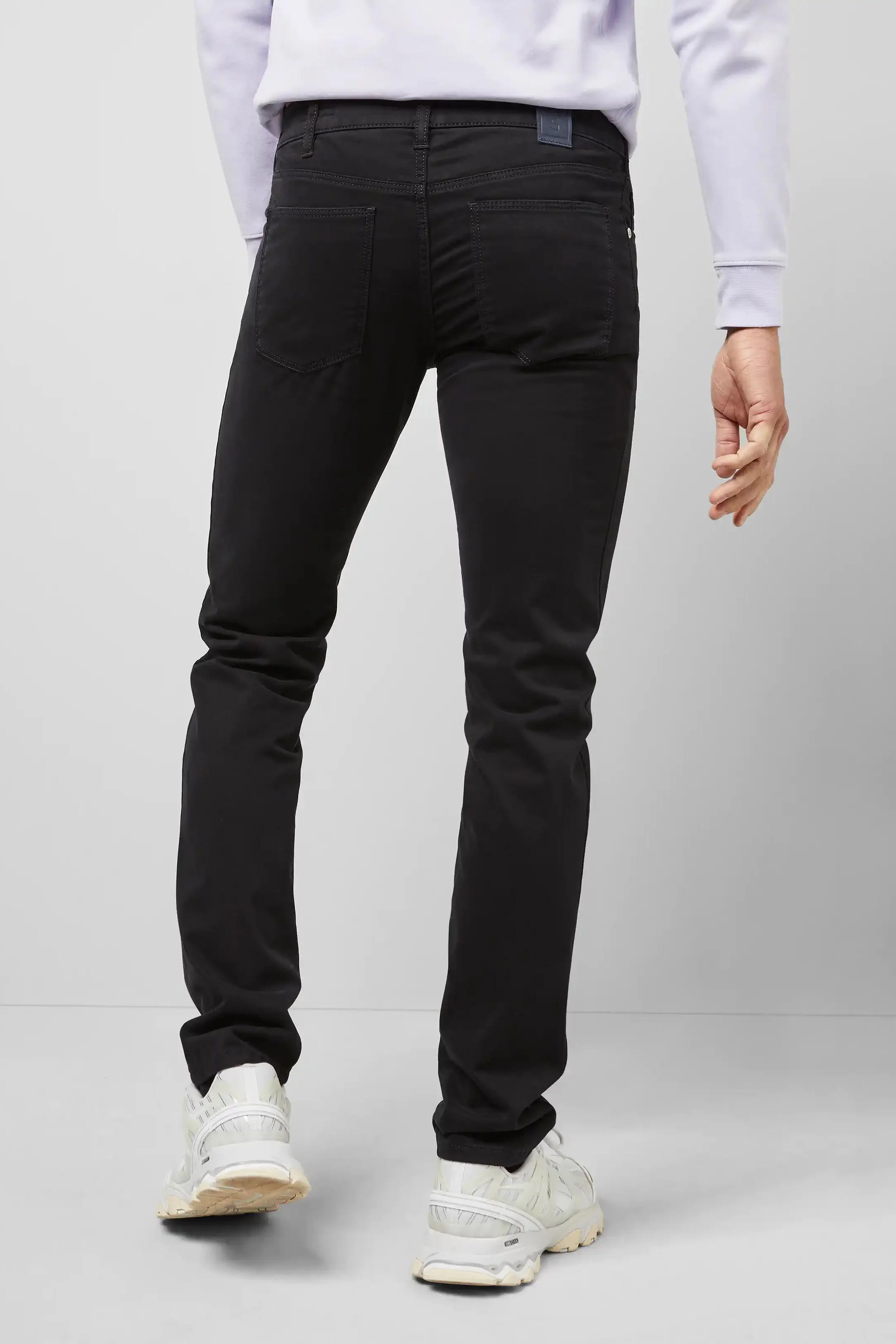 M5 Slim Soft Stretch Pima Cotton Chinos - Black - Image 2