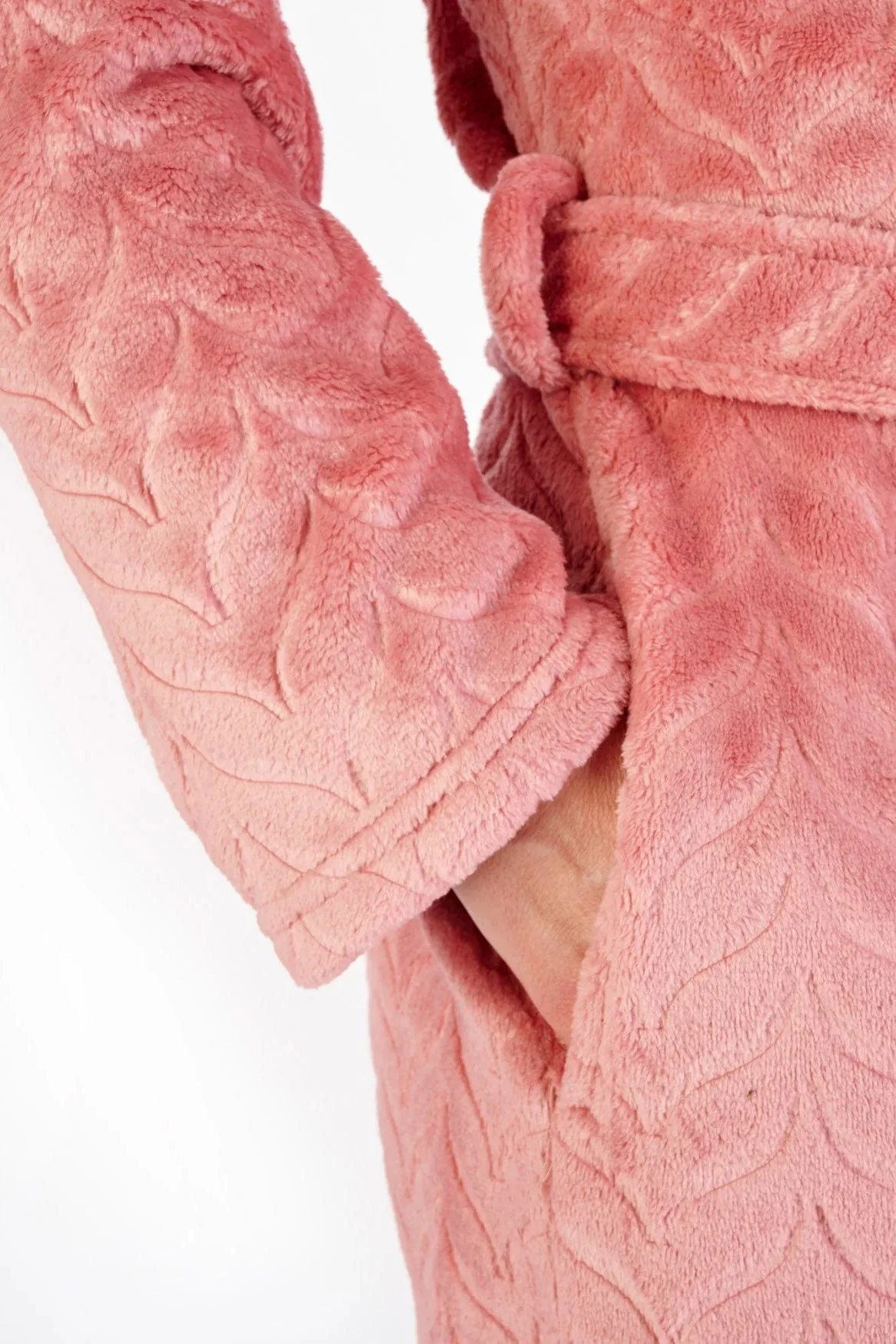 Embossed Pattern Fleece 46 Inch Dressing Gown - Pink - Image 6