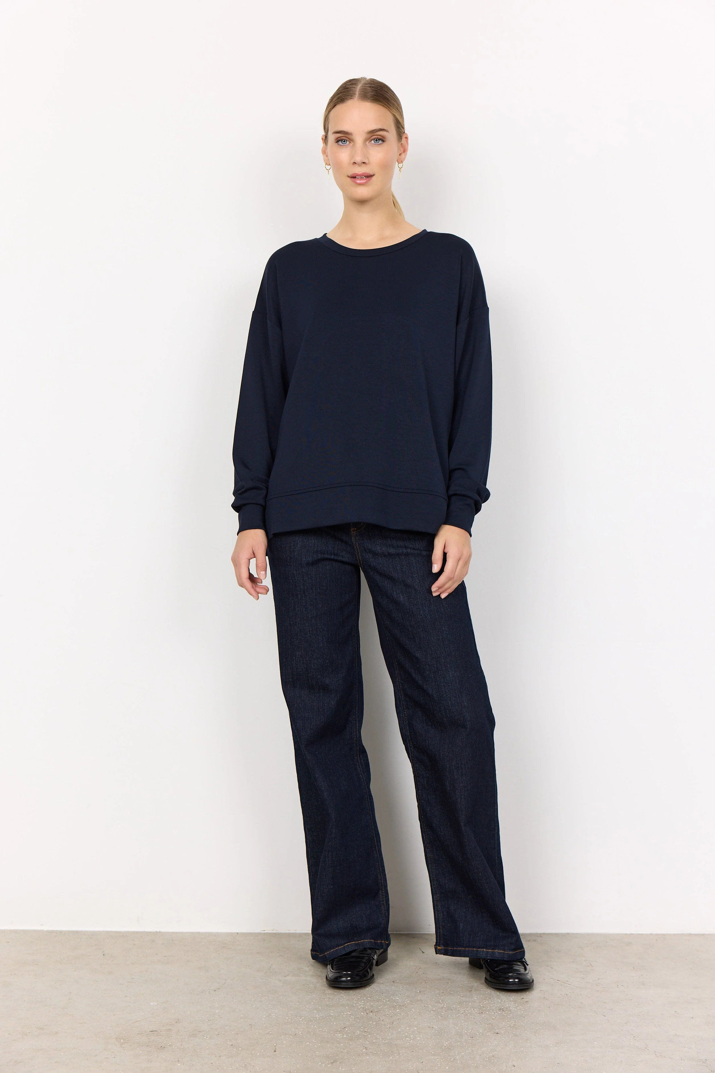 Banu Sweatshirt - Navy - Image 3