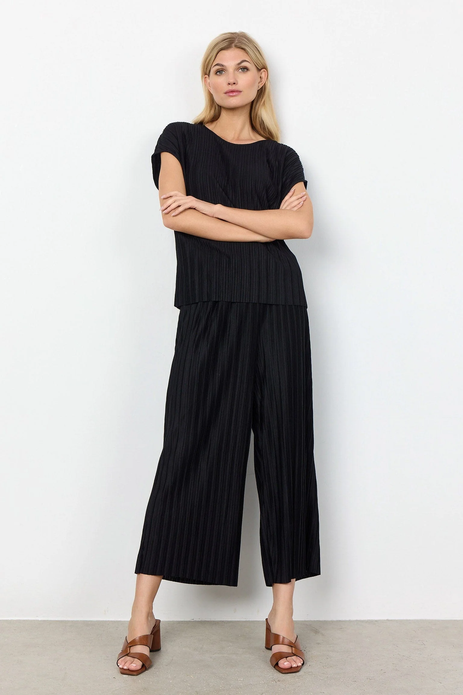 Kirit Plisse Top - Black - Image 4